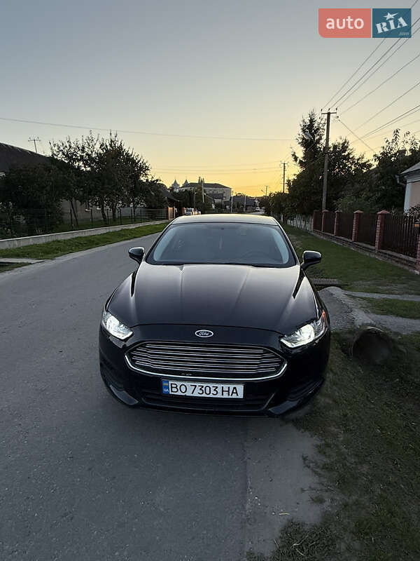 Седан Ford Fusion 2013 в Кременці