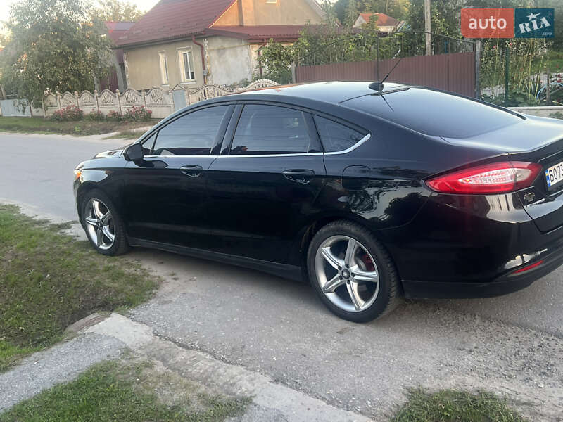 Седан Ford Fusion 2013 в Кременці