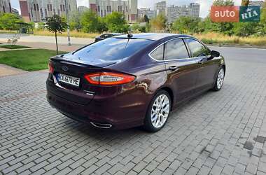Седан Ford Fusion 2013 в 