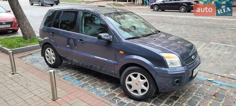 Хетчбек Ford Fusion 2010 в Києві
