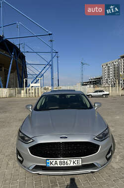 Седан Ford Fusion 2018 в 
