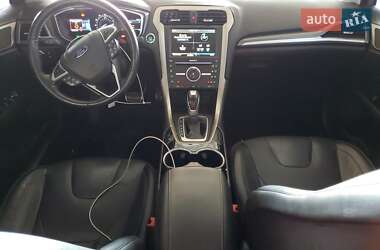 Седан Ford Fusion 2016 в 
