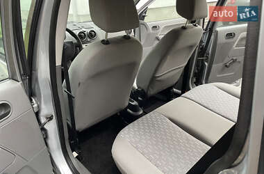 Хетчбек Ford Fusion 2005 в 