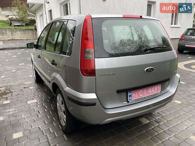 Хэтчбек Ford Fusion 2005 в Косове