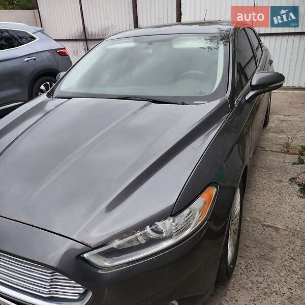 Седан Ford Fusion 2015 в 