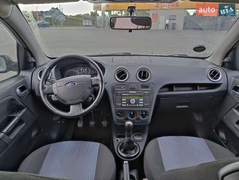 Хетчбек Ford Fusion 2006 в Луцьку