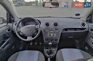 Хетчбек Ford Fusion 2006 в 