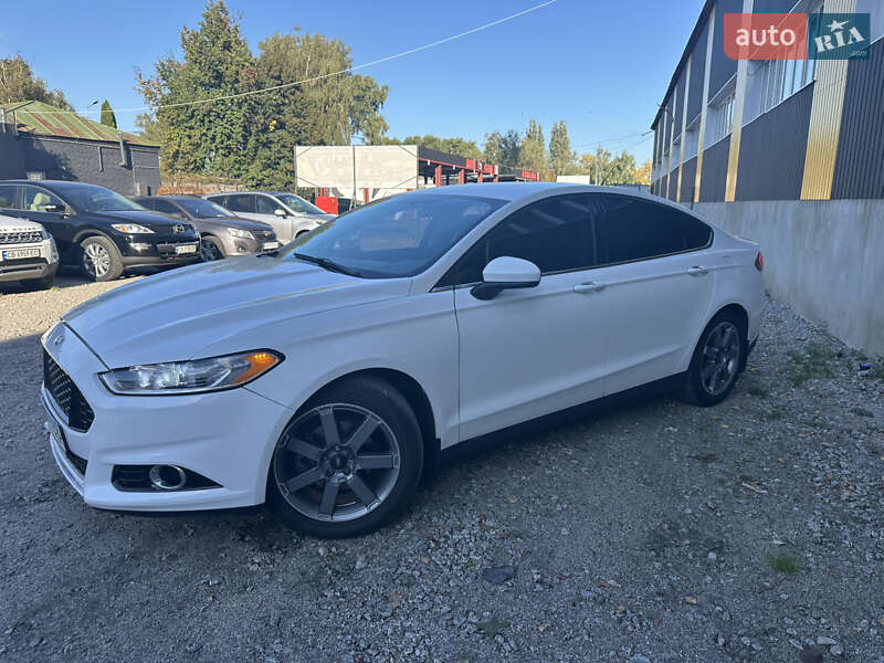 Седан Ford Fusion 2015 в Ніжині