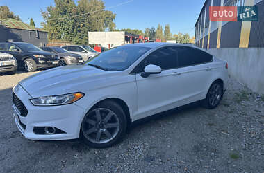 Седан Ford Fusion 2015 в 