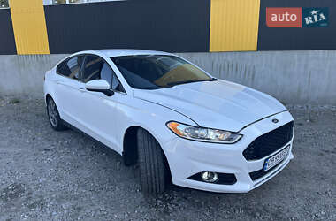 Седан Ford Fusion 2015 в 