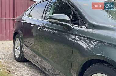 Седан Ford Fusion 2015 в 
