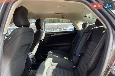 Седан Ford Fusion 2017 в 