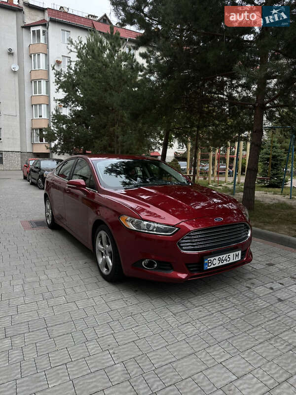 Седан Ford Fusion 2015 в Львові