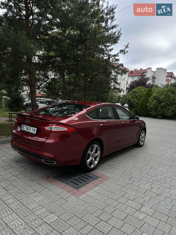 Седан Ford Fusion 2015 в Львові