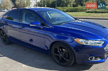 Седан Ford Fusion 2015 в 