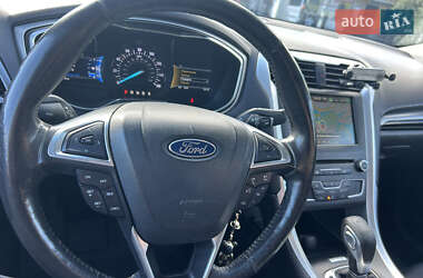 Седан Ford Fusion 2015 в 