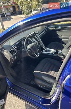 Седан Ford Fusion 2015 в 