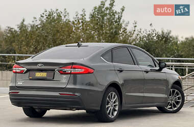 Седан Ford Fusion 2020 в 