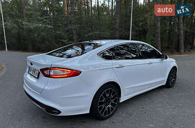 Седан Ford Fusion 2014 в 