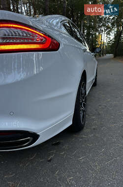 Седан Ford Fusion 2014 в 
