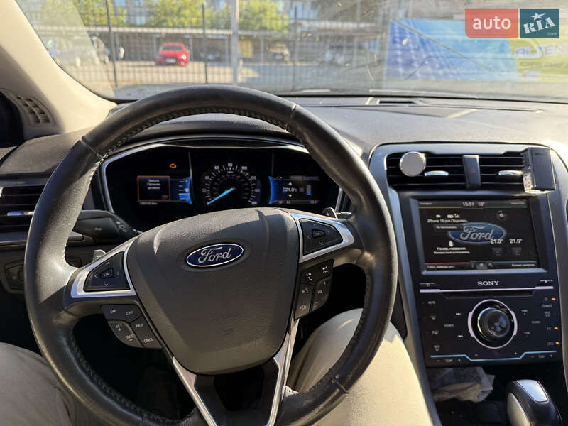 Седан Ford Fusion 2015 в Олександрії