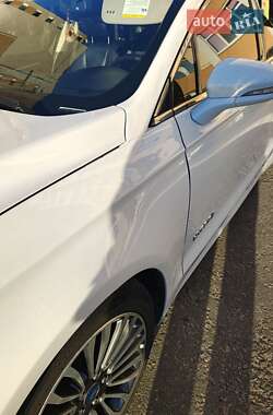 Седан Ford Fusion 2017 в 