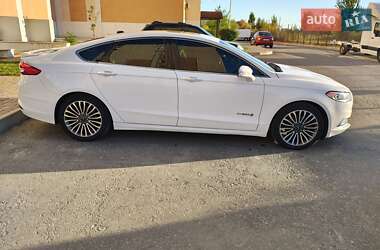 Седан Ford Fusion 2017 в 
