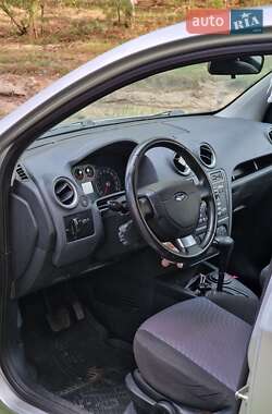 Хетчбек Ford Fusion 2010 в 