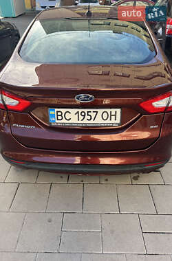 Седан Ford Fusion 2015 в 