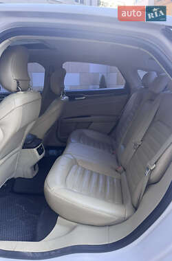 Седан Ford Fusion 2014 в 