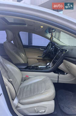 Седан Ford Fusion 2014 в 