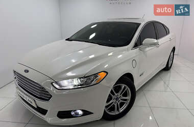 Седан Ford Fusion 2015 в 