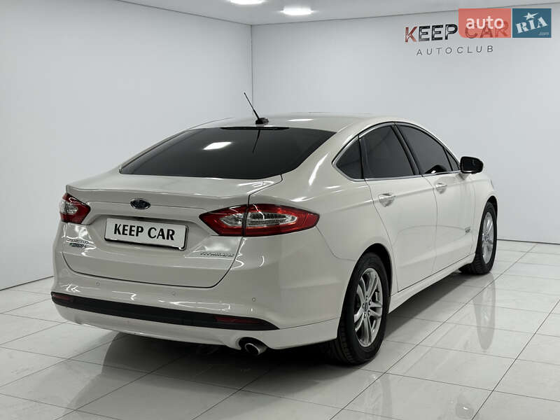 Седан Ford Fusion 2015 в Одесі