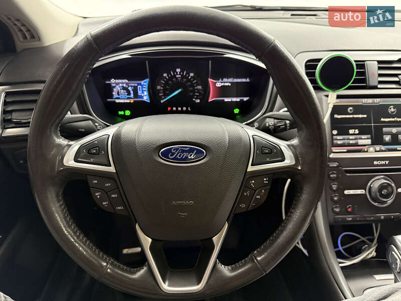 Седан Ford Fusion 2015 в Одесі