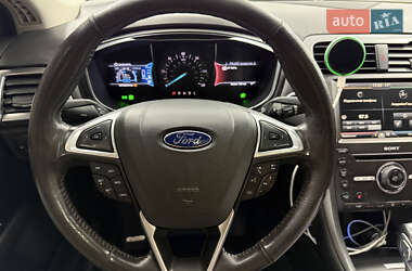 Седан Ford Fusion 2015 в 