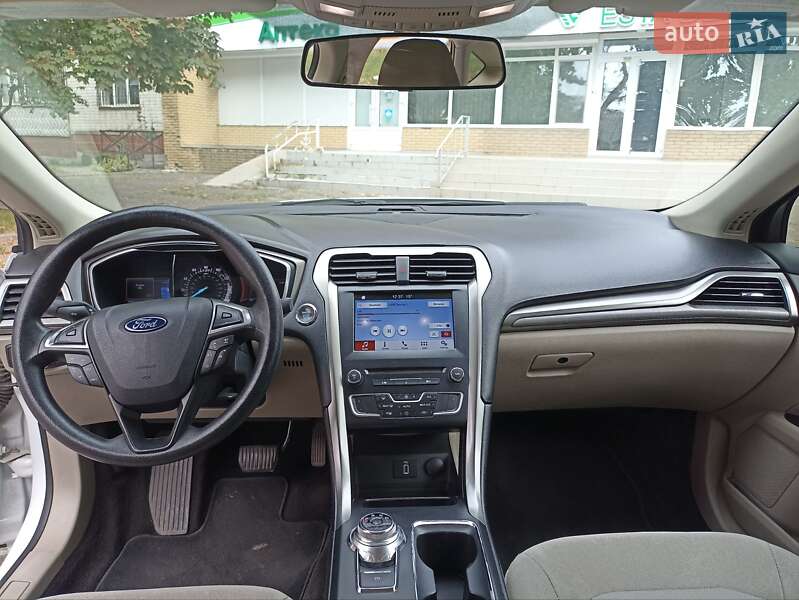 Седан Ford Fusion 2016 в Черкасах