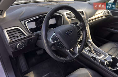 Седан Ford Fusion 2013 в 