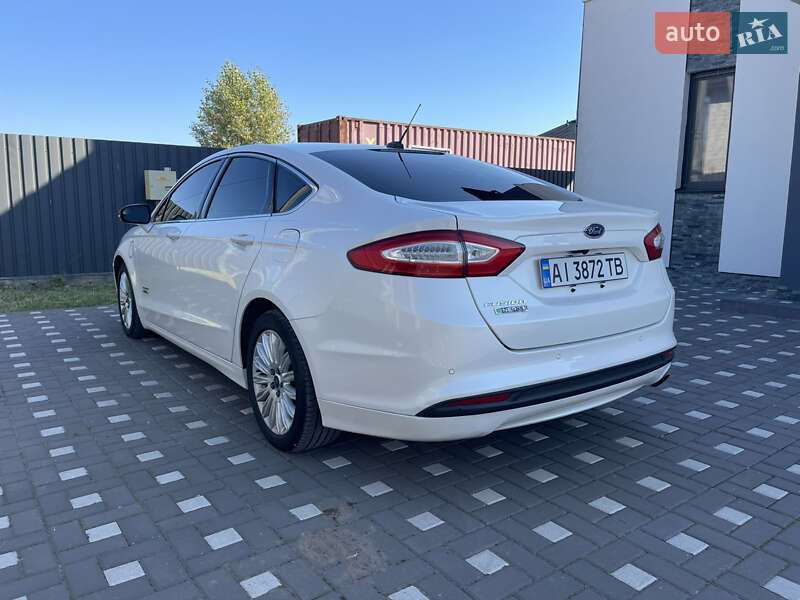 Седан Ford Fusion 2015 в Киеве