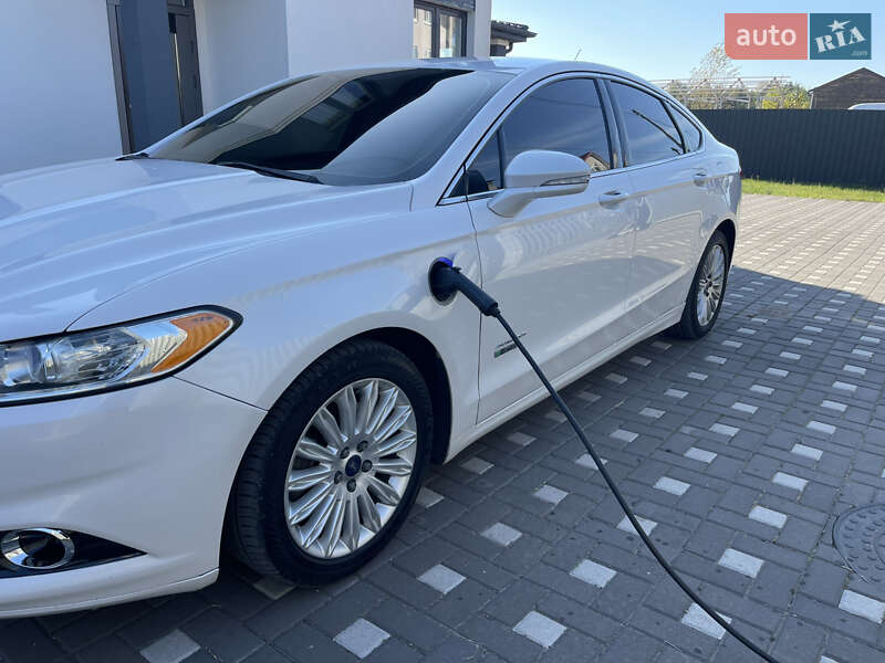 Седан Ford Fusion 2015 в Киеве