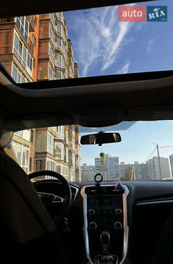 Седан Ford Fusion 2012 в 
