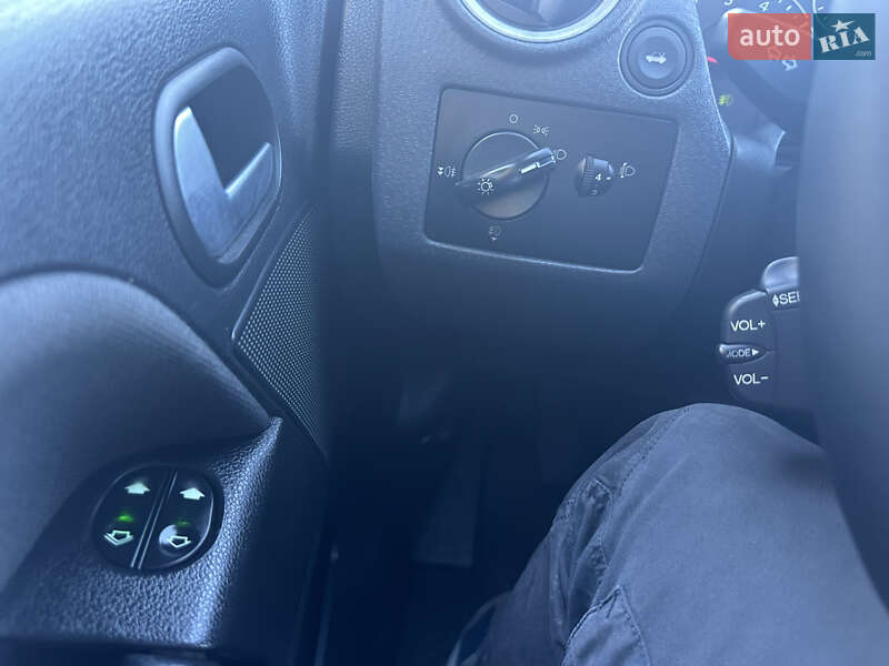 Хэтчбек Ford Fusion 2011 в Нежине