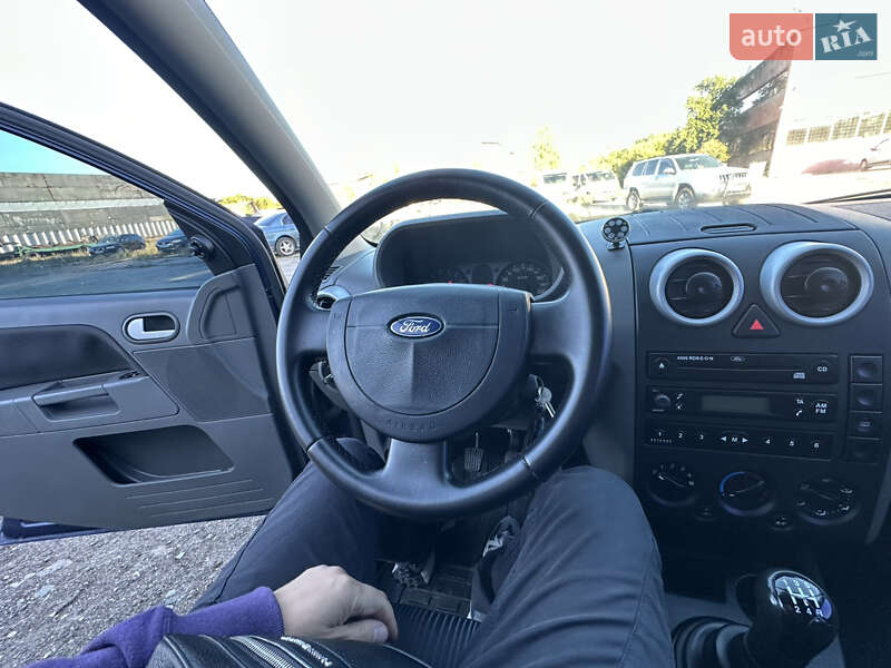 Хэтчбек Ford Fusion 2003 в Нежине