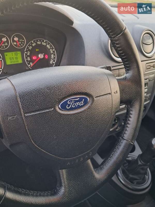 Хэтчбек Ford Fusion 2006 в Прилуках