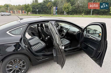 Седан Ford Fusion 2017 в 