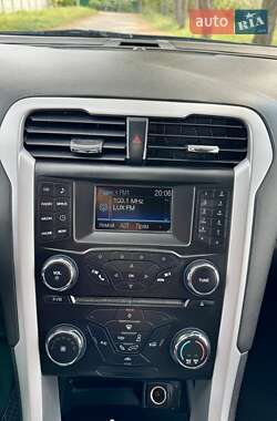 Седан Ford Fusion 2013 в 