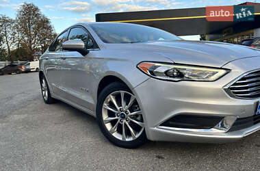 Седан Ford Fusion 2017 в 