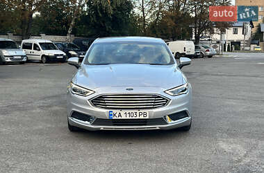 Седан Ford Fusion 2017 в 