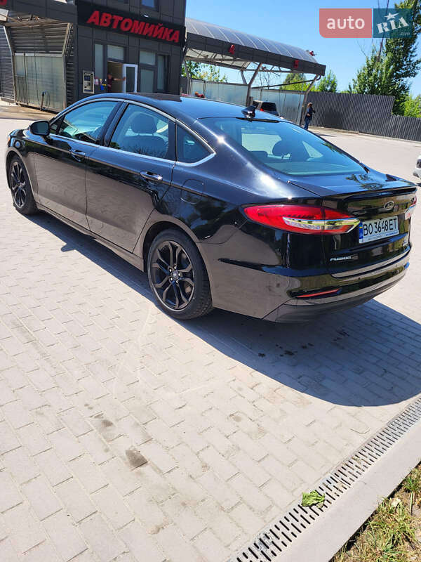 Седан Ford Fusion 2019 в Тернополі