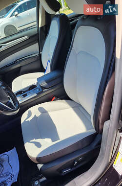Седан Ford Fusion 2019 в 
