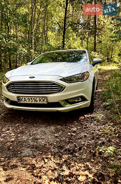 Седан Ford Fusion 2017 в 